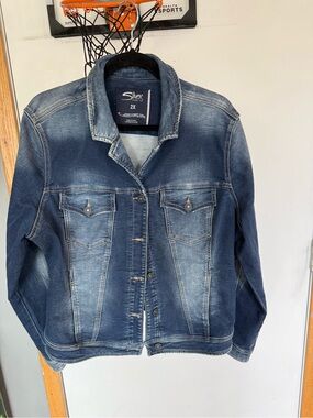 Silver Jeans Women's Blue Washed Denim Jacket